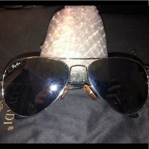 Ray-Ban Aviator Tinted Sunglasses